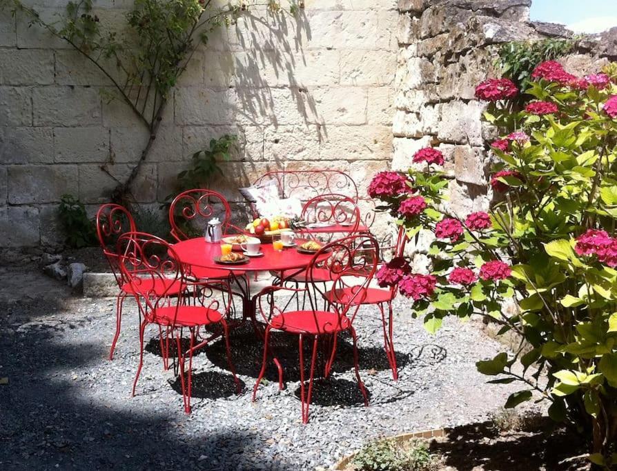 Вилла L'Escale Troglo Au Bord De La Loire Souzay-Champigny Экстерьер фото